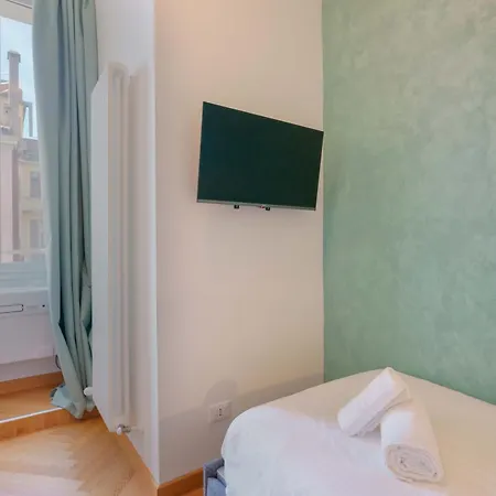 Гостевой дом Le Dell'edera - Historic Palace With Old Town Views 4*